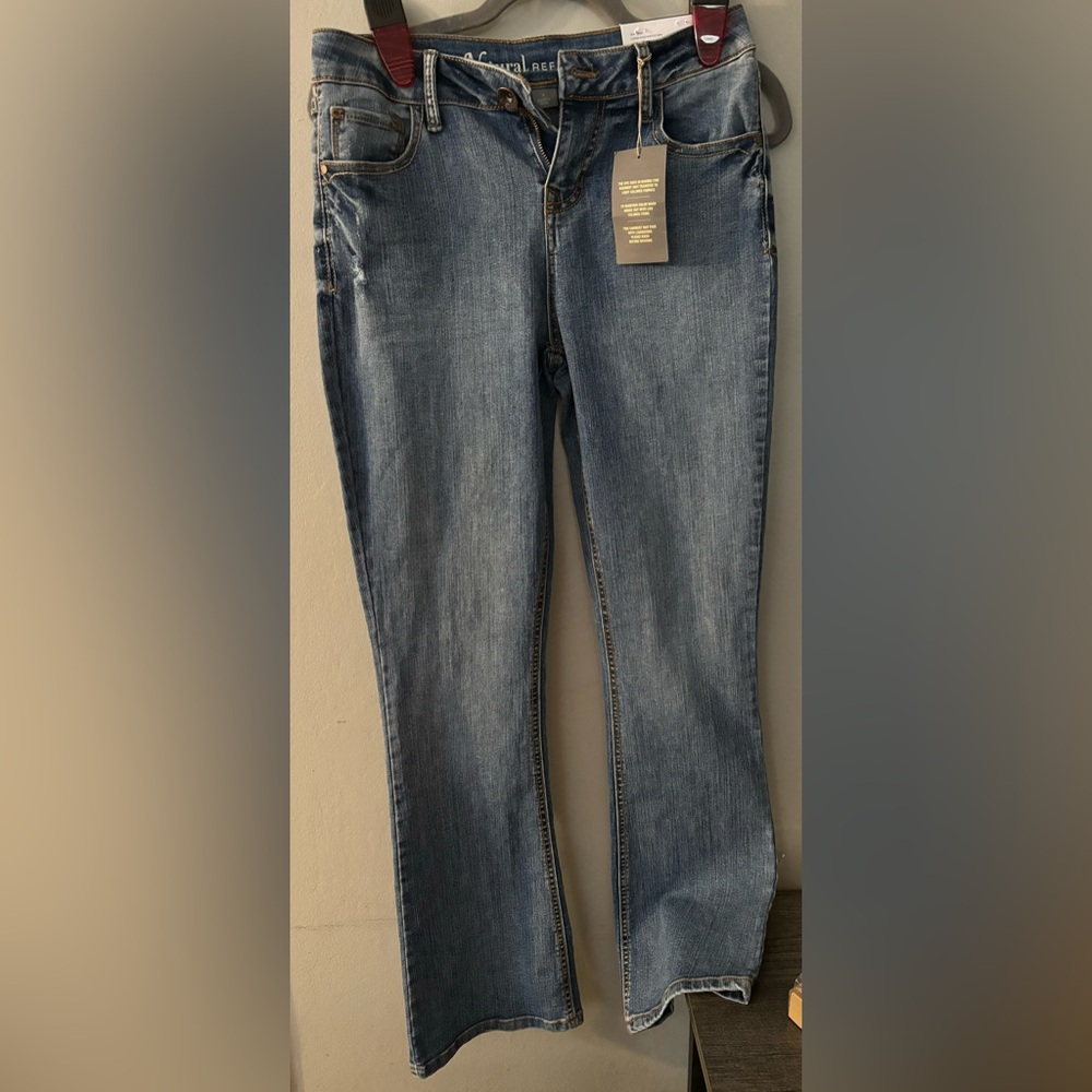 Natural Reflections light wash jeans